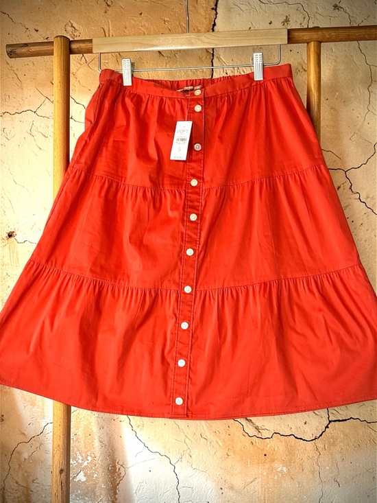 LOFT Dresses & Skirts - LOFT Outlet NWT Blood Orange Tiered Button Front Midi Skirt Size S